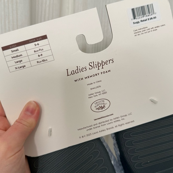 NWT☀️ Laura Ashley Plush Non-Slip Memory Foam Cozy Spa Slippers - Picture 5 of 8